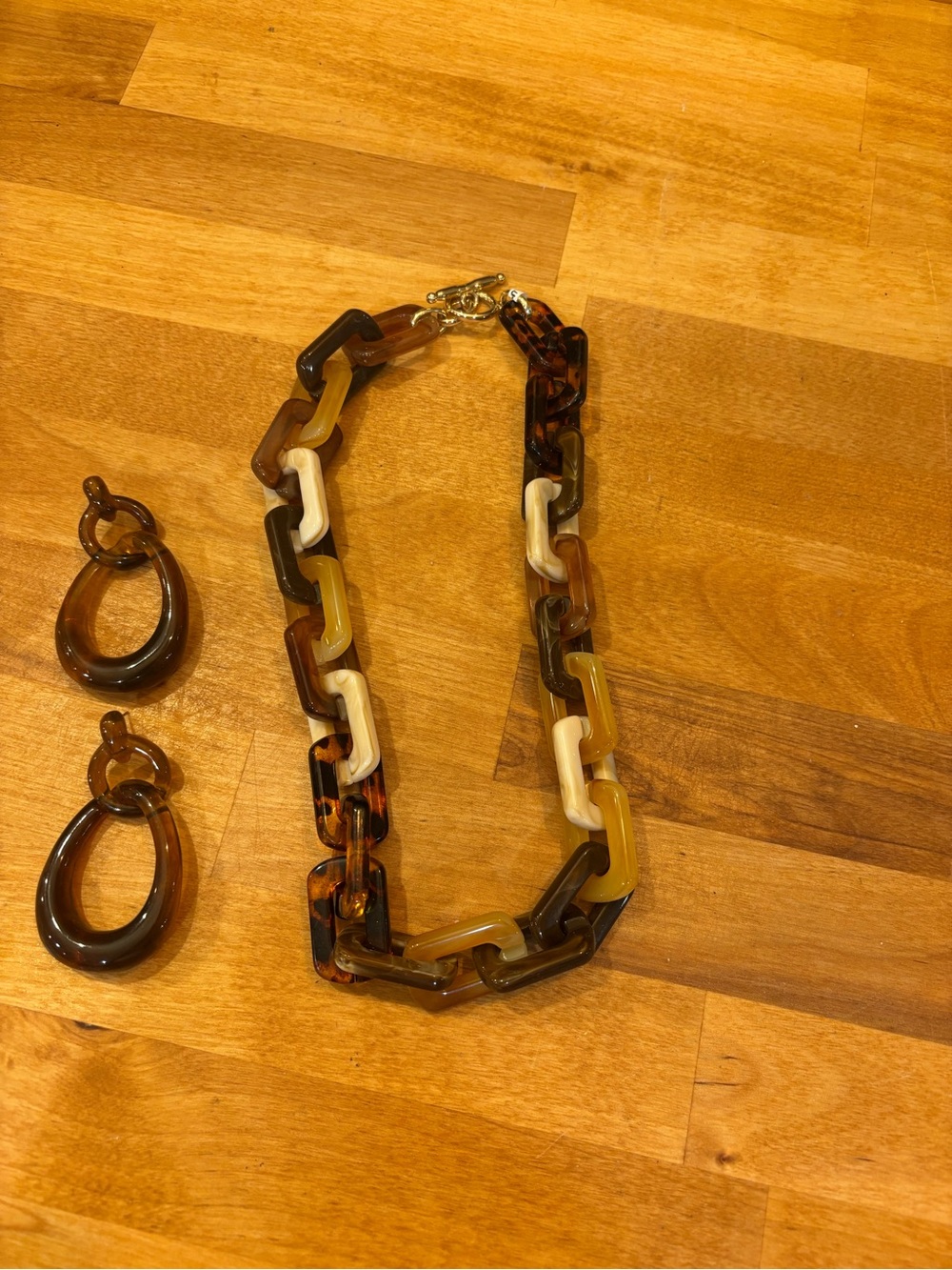 T.J.Maxx brown theme Link Necklace with Matching Hoop Earrings - like new
